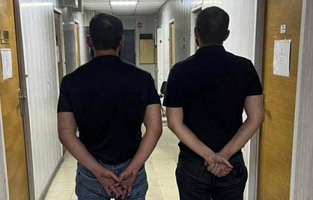 В Ростове налетчики с ножом ворвались в аптеку и, ранив молодого фармацевта